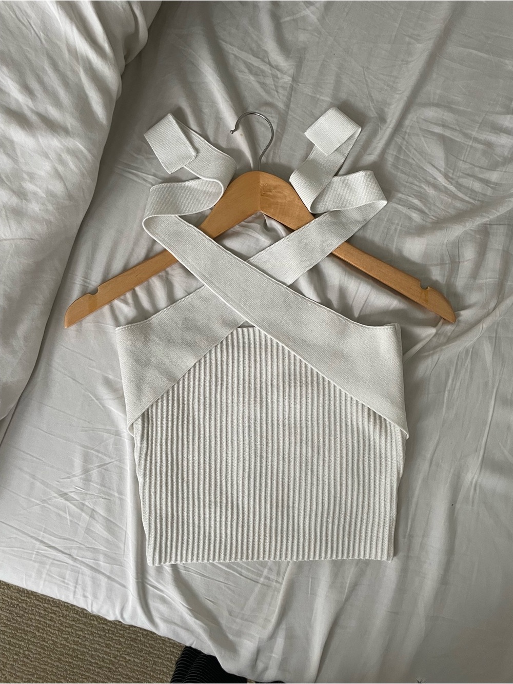 Oak + Fort White Ribbed Cross-Strap Halter Neck Top • Women’s XS